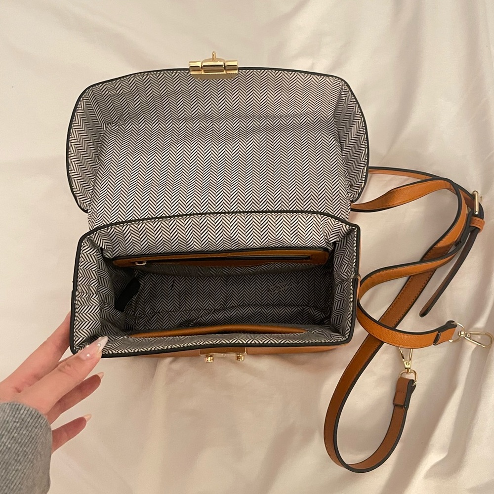 Box Purse - Picture 5 of 6